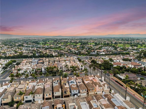 620 22nd, Huntington Beach CA 92648