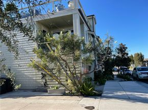 720 1/2 Poinsettia Ave, Corona Del Mar CA 92625