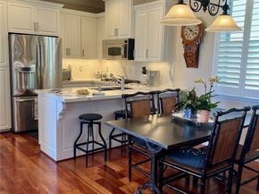 720 1/2 Poinsettia Ave, Corona Del Mar CA 92625