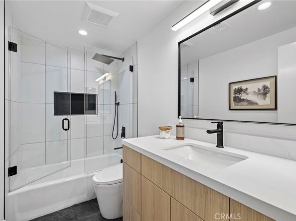 558 Vista Flora, Newport Beach CA 92660