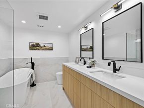 558 Vista Flora, Newport Beach CA 92660