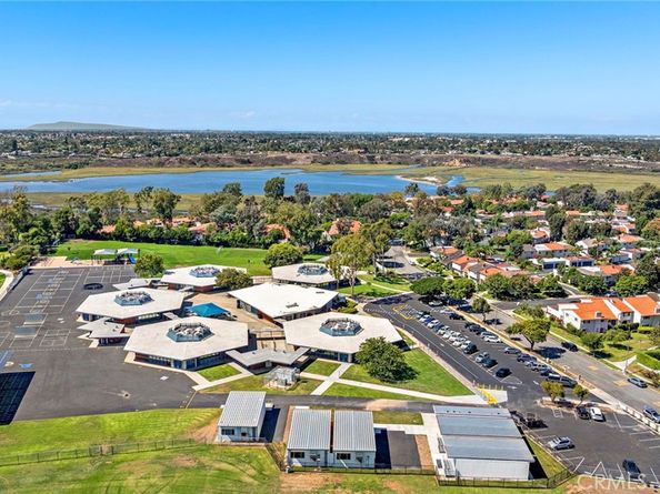 558 Vista Flora, Newport Beach CA 92660