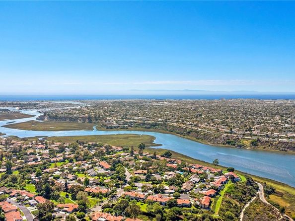 558 Vista Flora, Newport Beach CA 92660