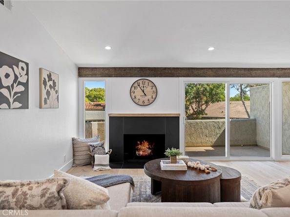 558 Vista Flora, Newport Beach CA 92660