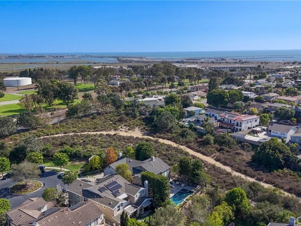 907 Heron Circle, Seal Beach CA 90740