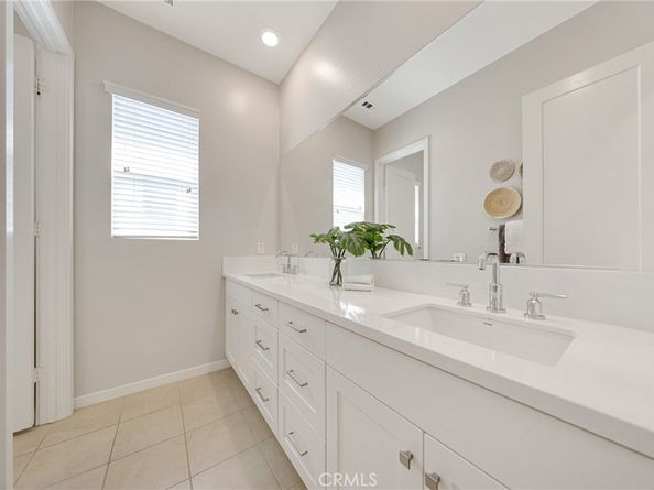 104 Sculpture, Irvine CA 92618