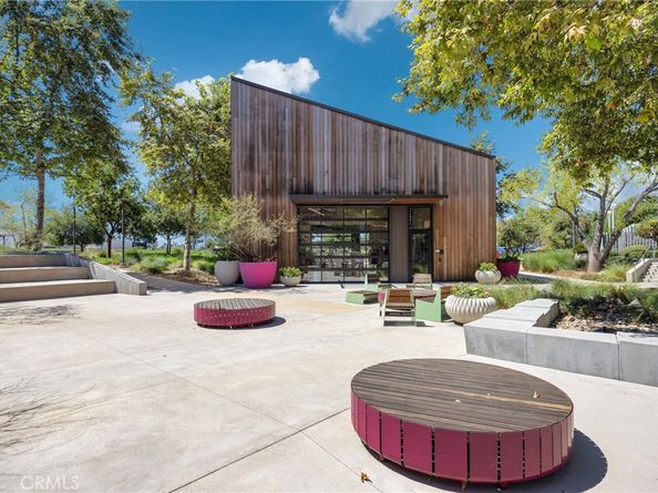 104 Sculpture, Irvine CA 92618