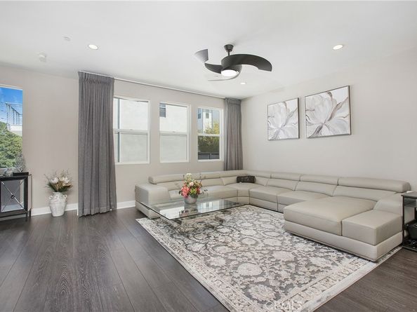 1269 Westreef, Costa Mesa CA 92627