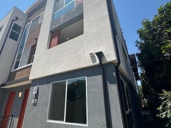 1812 E 1st Street