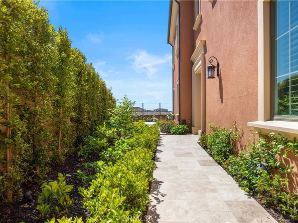 163 Summerland, Irvine CA 92602