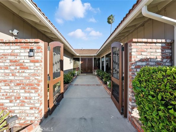 4232 Calhoun Drive, Huntington Beach CA 92649