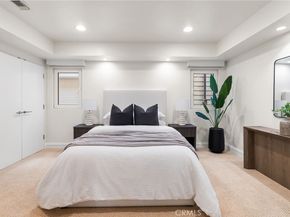 1554 E Oceanfront, Newport Beach CA 92661