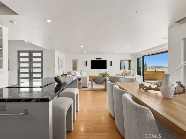 1554 E Oceanfront, Newport Beach CA 92661