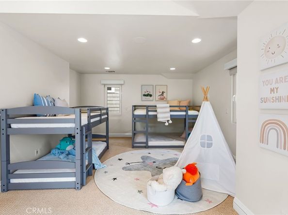 1554 E Oceanfront, Newport Beach CA 92661