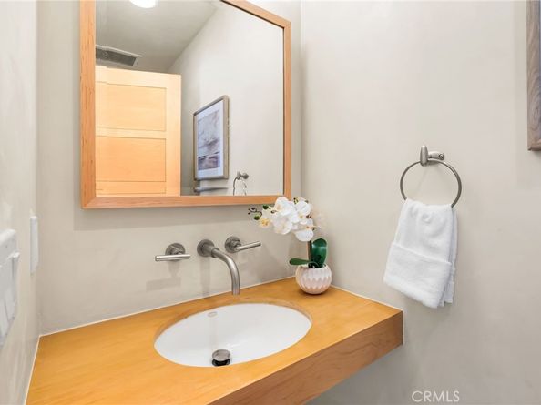 1554 E Oceanfront, Newport Beach CA 92661