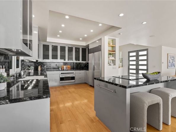 1554 E Oceanfront, Newport Beach CA 92661