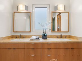 1554 E Oceanfront, Newport Beach CA 92661