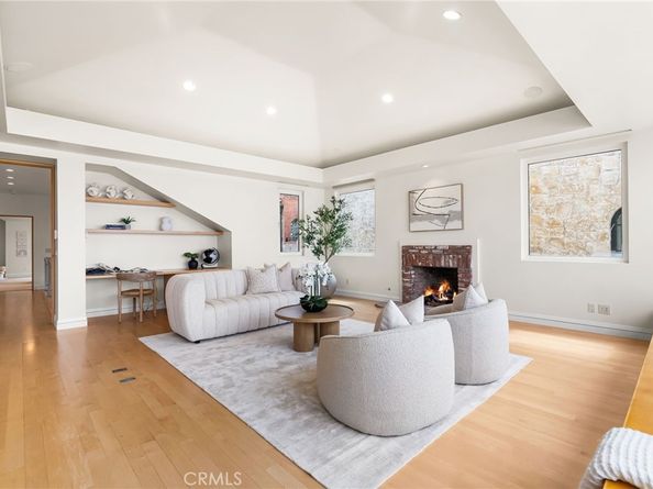 1554 E Oceanfront, Newport Beach CA 92661