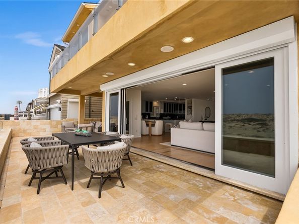 1554 E Oceanfront, Newport Beach CA 92661