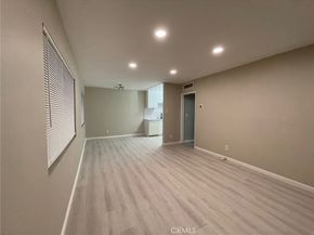 14560 Clark 102, Sherman Oaks CA 91411