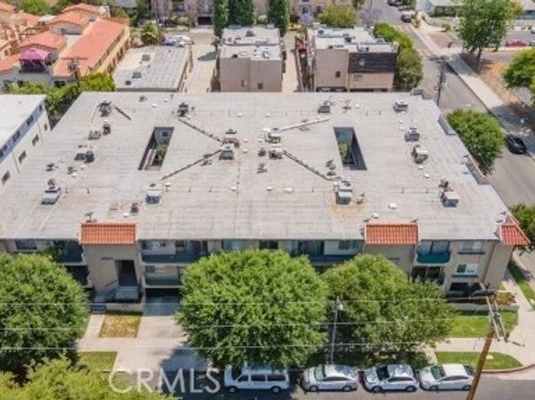 14560 Clark 102, Sherman Oaks CA 91411