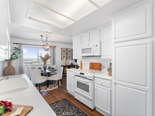 2700 E Panorama Drive 402, Signal Hill CA 90755