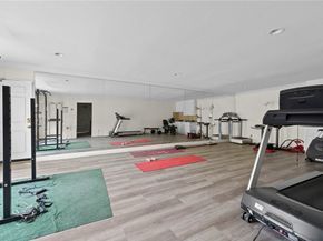 7035 Woodley 205, Van Nuys CA 91406