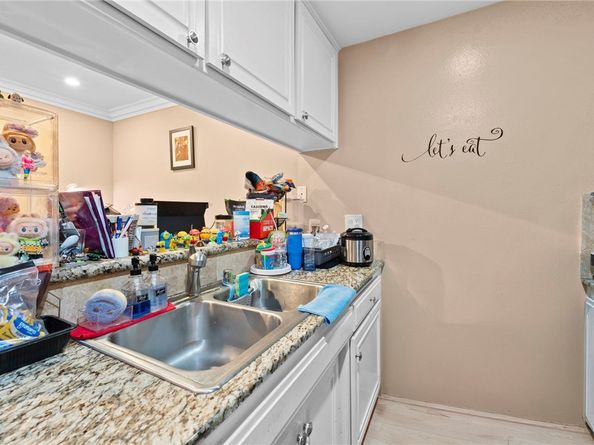 7035 Woodley 205, Van Nuys CA 91406