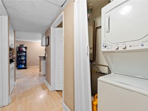 7035 Woodley 205, Van Nuys CA 91406