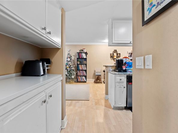 7035 Woodley 205, Van Nuys CA 91406