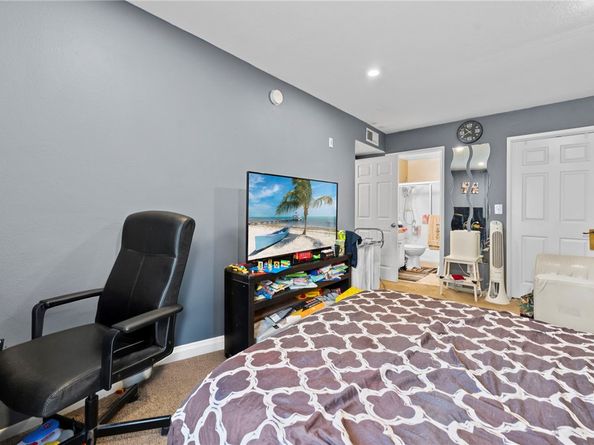 7035 Woodley 205, Van Nuys CA 91406