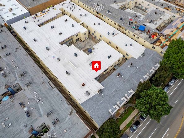 7035 Woodley 205, Van Nuys CA 91406