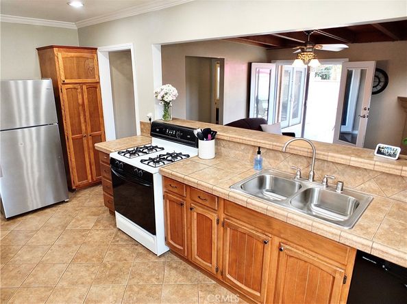 3903 N Studebaker, Long Beach CA 90808