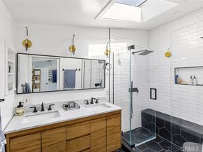 2084 Del Mar Avenue, Laguna Beach CA 92651