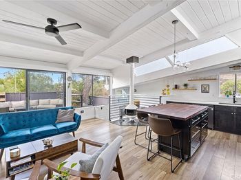 2084 Del Mar Avenue