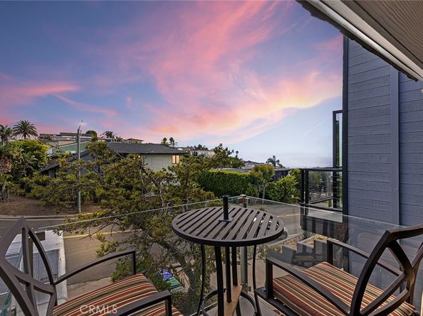 2084 Del Mar Avenue, Laguna Beach CA 92651