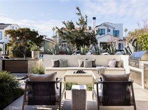 412 Heliotrope Avenue, Corona Del Mar CA 92625