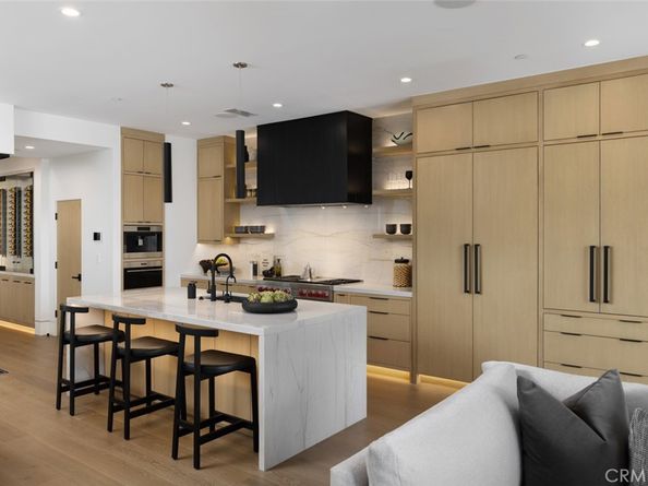 412 Heliotrope Avenue, Corona Del Mar CA 92625