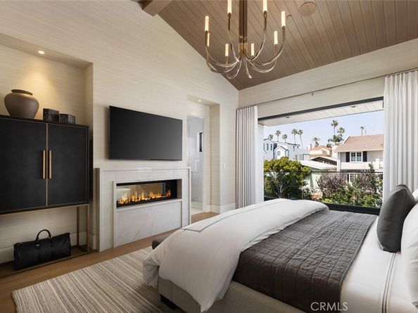 412 Heliotrope Avenue, Corona Del Mar CA 92625