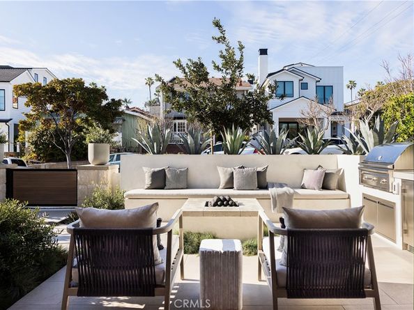 412 Heliotrope Avenue, Corona Del Mar CA 92625