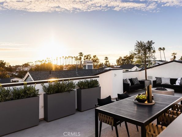 412 Heliotrope Avenue, Corona Del Mar CA 92625