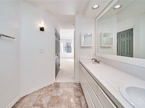 2233 Martin 315, Irvine CA 92612