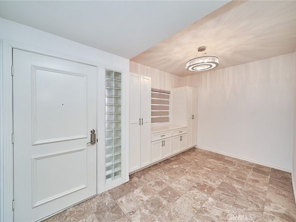 2233 Martin 315, Irvine CA 92612