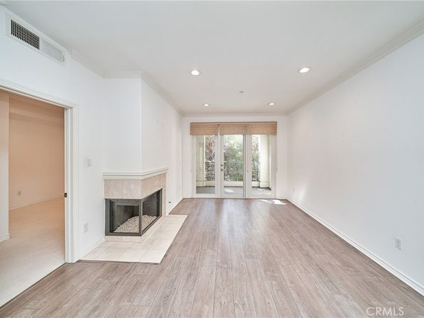 2233 Martin 315, Irvine CA 92612