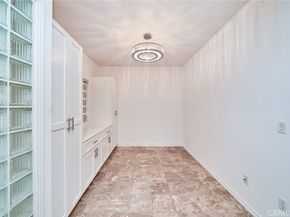 2233 Martin 315, Irvine CA 92612
