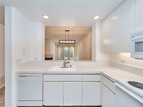 2233 Martin 315, Irvine CA 92612