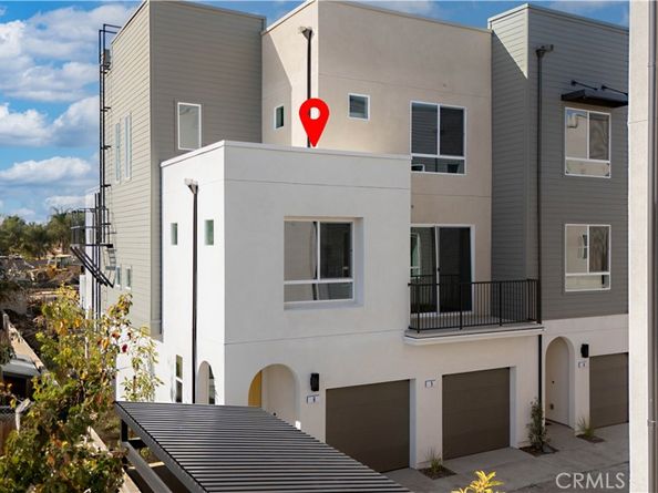 9423 1/2 N Sepulveda Blvd. 6, North Hills CA 91343