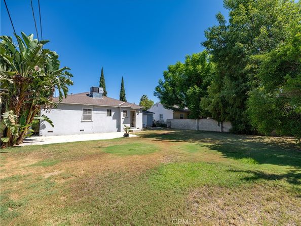 16918 Bassett Street, Lake Balboa CA 91406