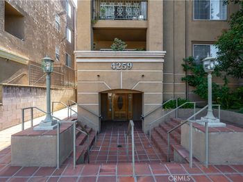 4259 Fulton Avenue
