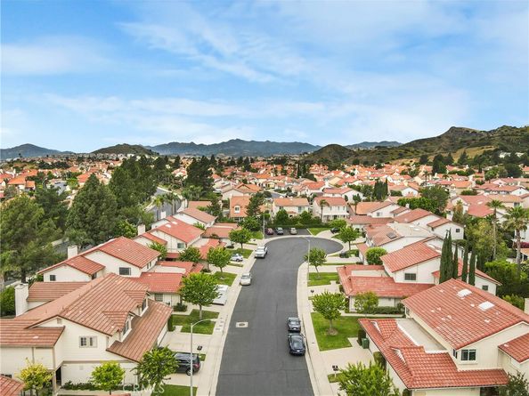 19554 Crystal Ridge Lane, Porter Ranch CA 91326